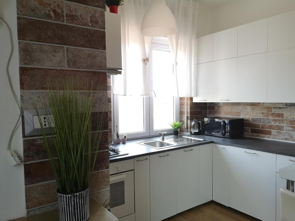 Queen East Verona Apartments 外观 照片